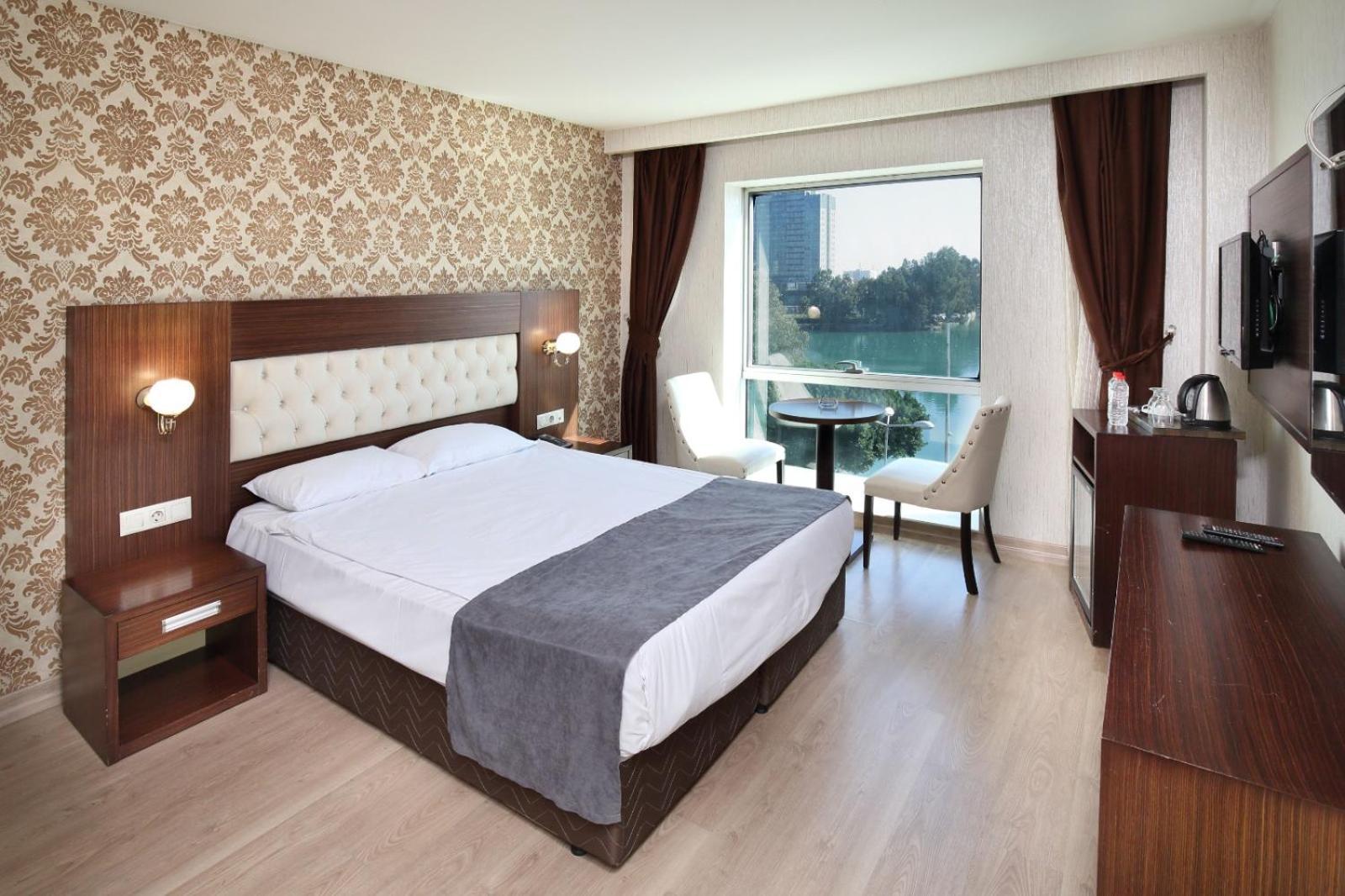 Adana Taskoeprue Hotel Exterior foto