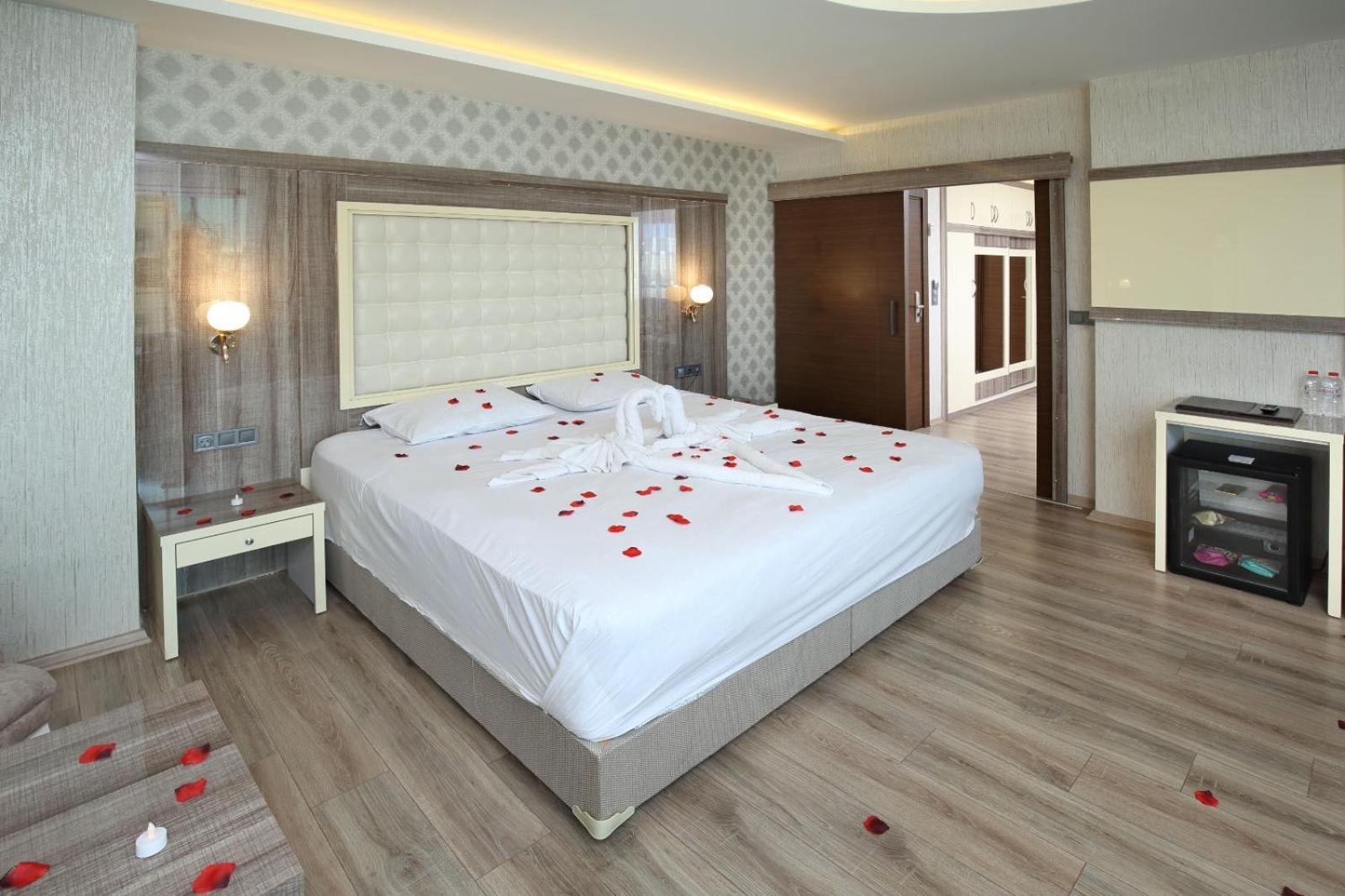 Adana Taskoeprue Hotel Exterior foto